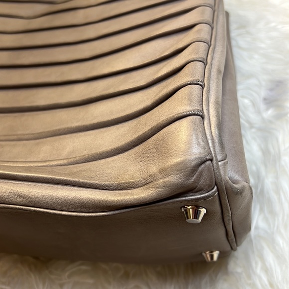 🌸Balenciaga Leather Stingray Accordion Satchel handbag - Picture 14 of 16